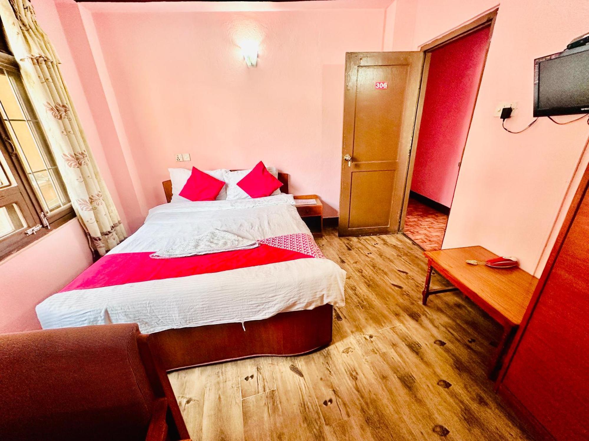 Hotel Green Orchid Катманду Екстериор снимка